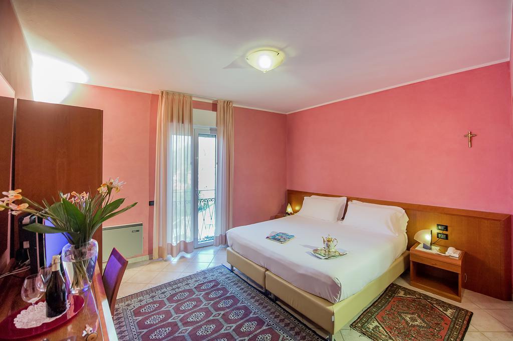 Vercurago Hotel San Gerolamo מראה חיצוני תמונה