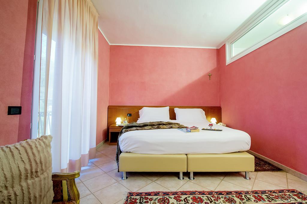 Vercurago Hotel San Gerolamo מראה חיצוני תמונה