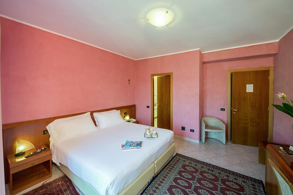 Vercurago Hotel San Gerolamo מראה חיצוני תמונה