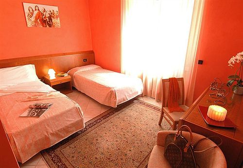 Vercurago Hotel San Gerolamo מראה חיצוני תמונה